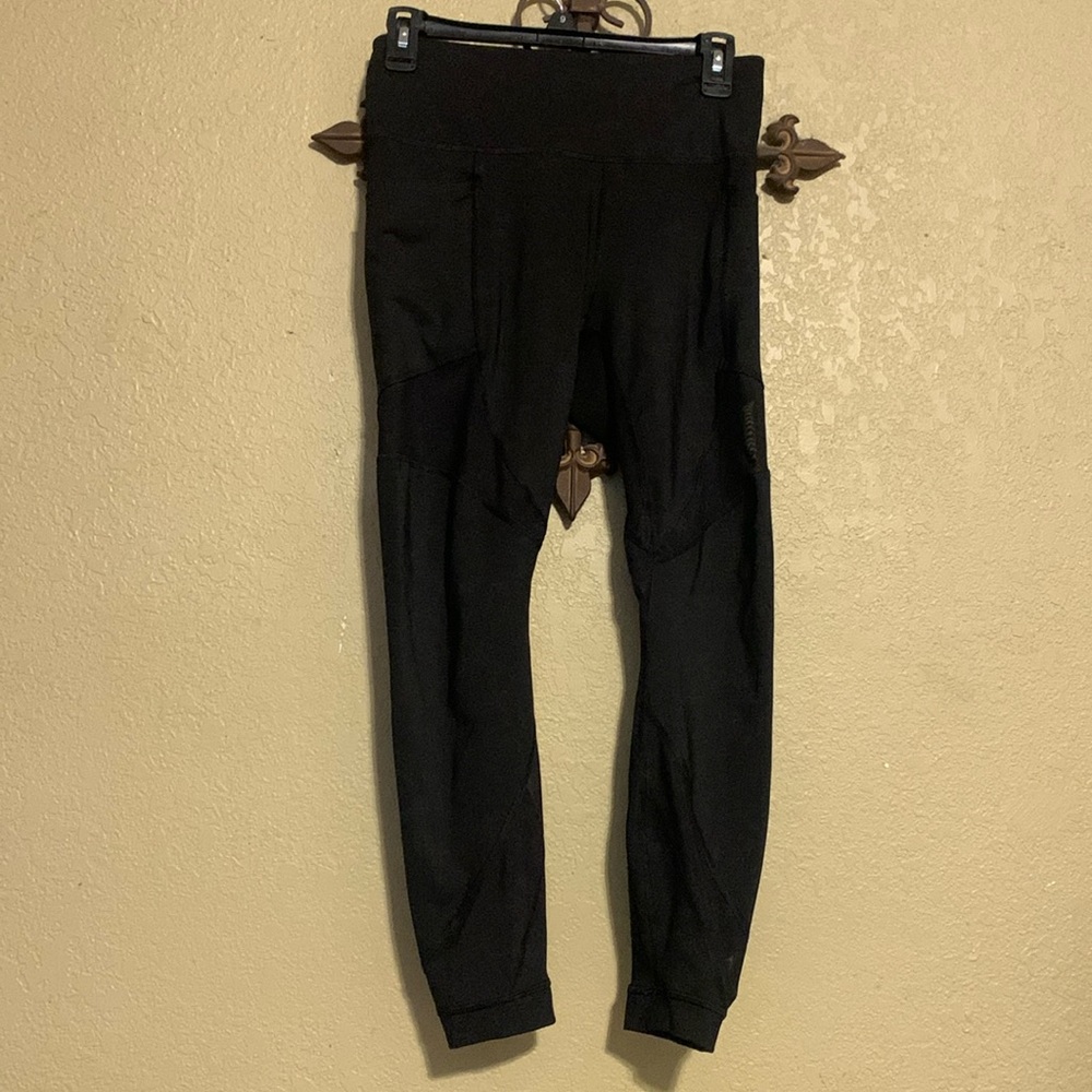 Legging with shear on thigh and foot of front legging